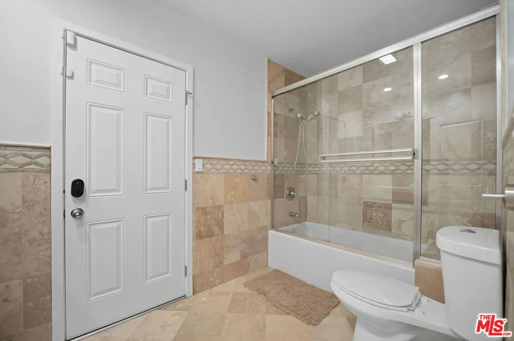 4719 W Wortser Avenue, Sherman Oaks, California 91423 home-pic-25